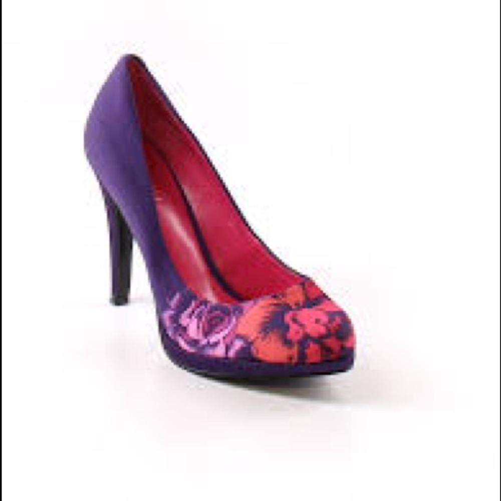 Nine West Floral Pump